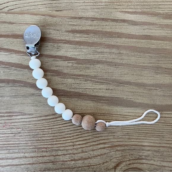 Ali+Oli Pacifier Clip (White Wood) - Picture 1 of 1
